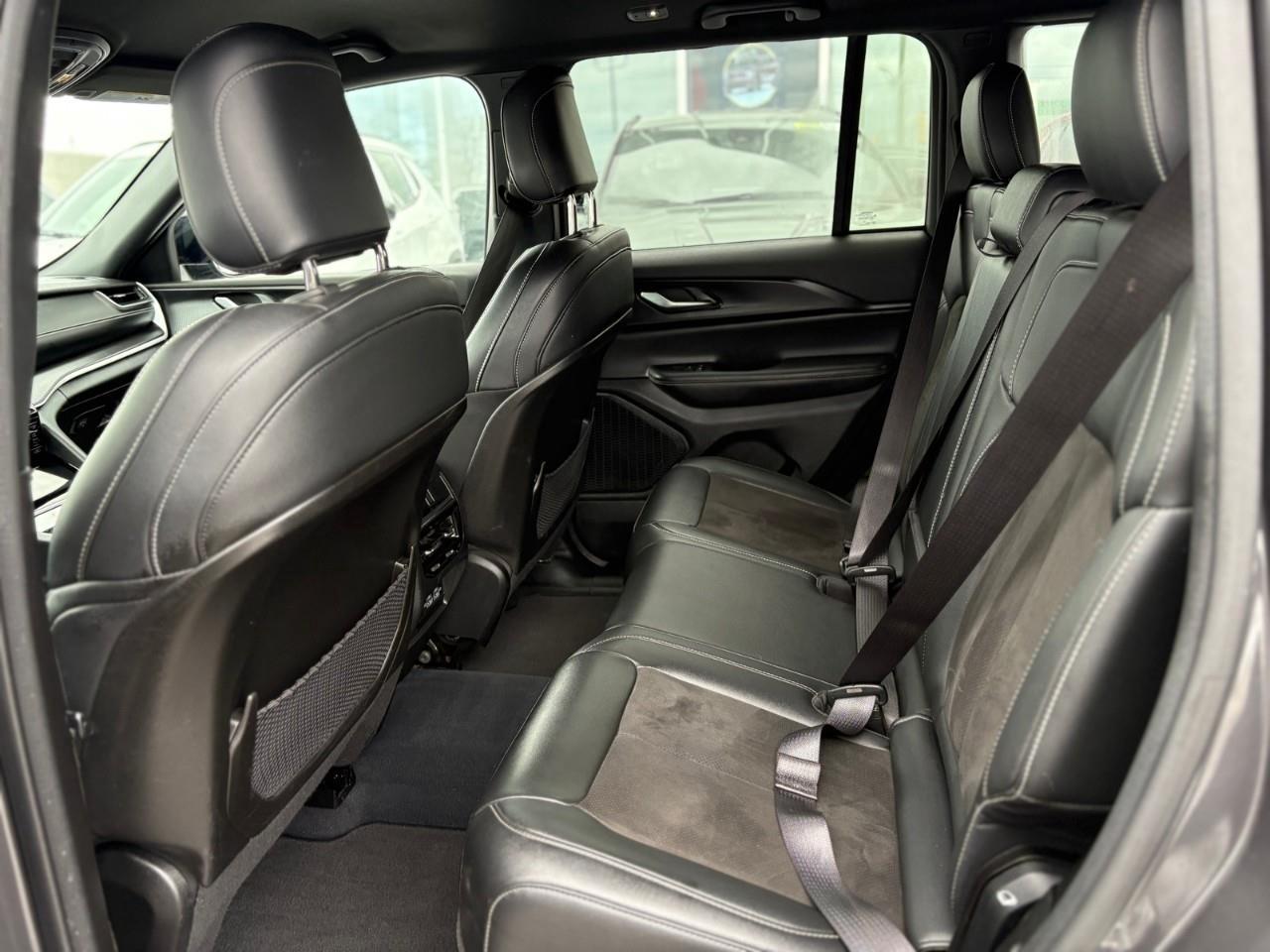 2023 Jeep Grand Cherokee Laredo 4dr 4x4 Photo