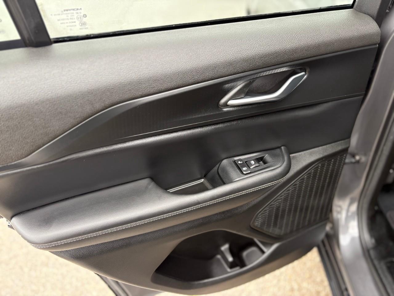 2023 Jeep Grand Cherokee Laredo 4dr 4x4 Photo