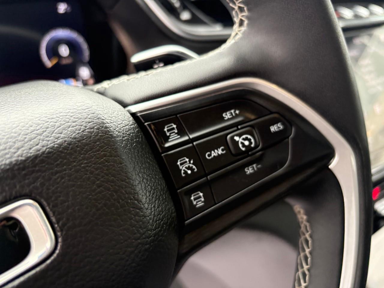 2023 Jeep Grand Cherokee Laredo 4dr 4x4 Photo