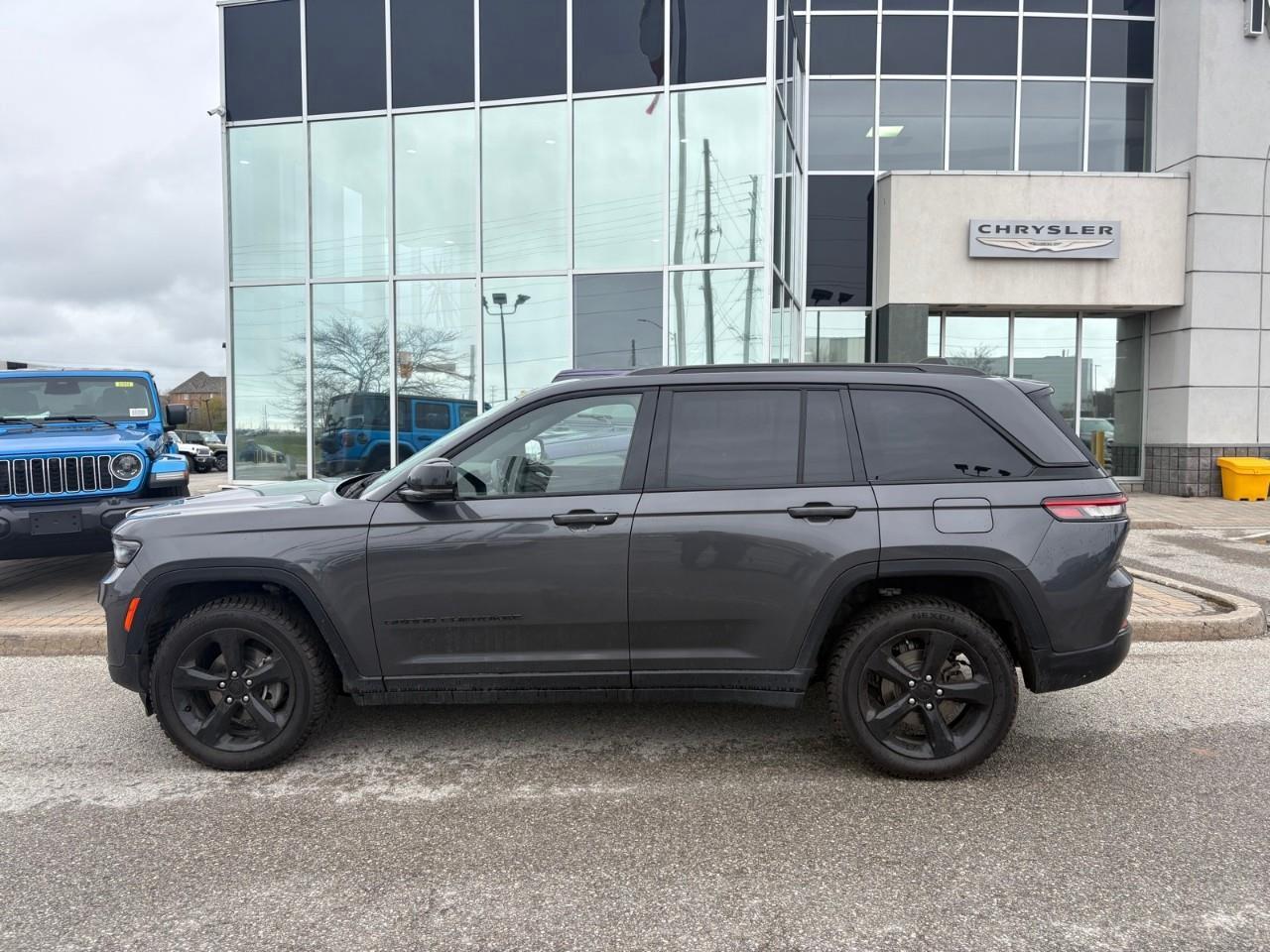 2023 Jeep Grand Cherokee Laredo 4dr 4x4 Photo