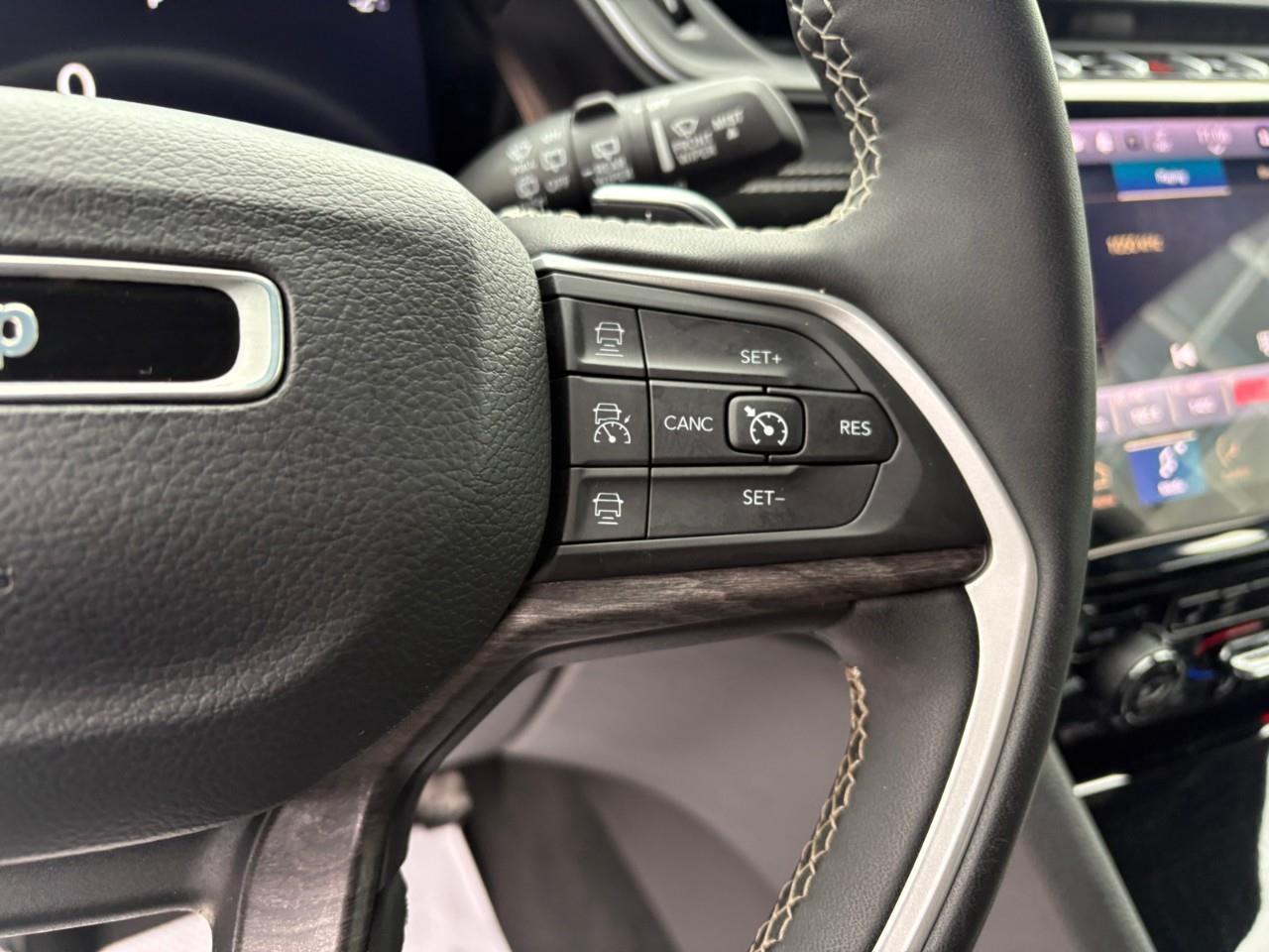 2024 Jeep Grand Cherokee Limited 4dr 4x4 Photo3