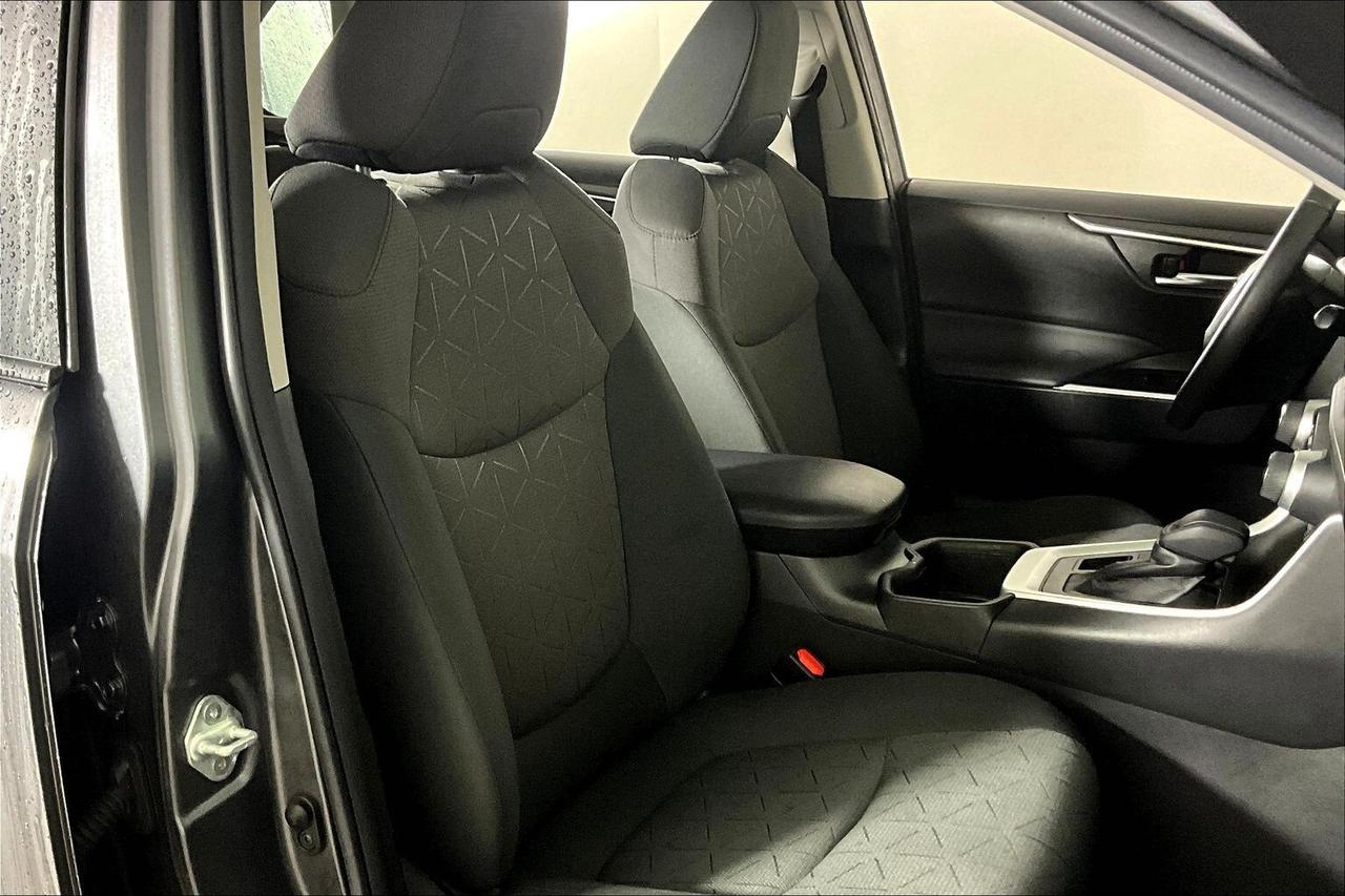 2023 Toyota RAV4 XLE AWD Photo