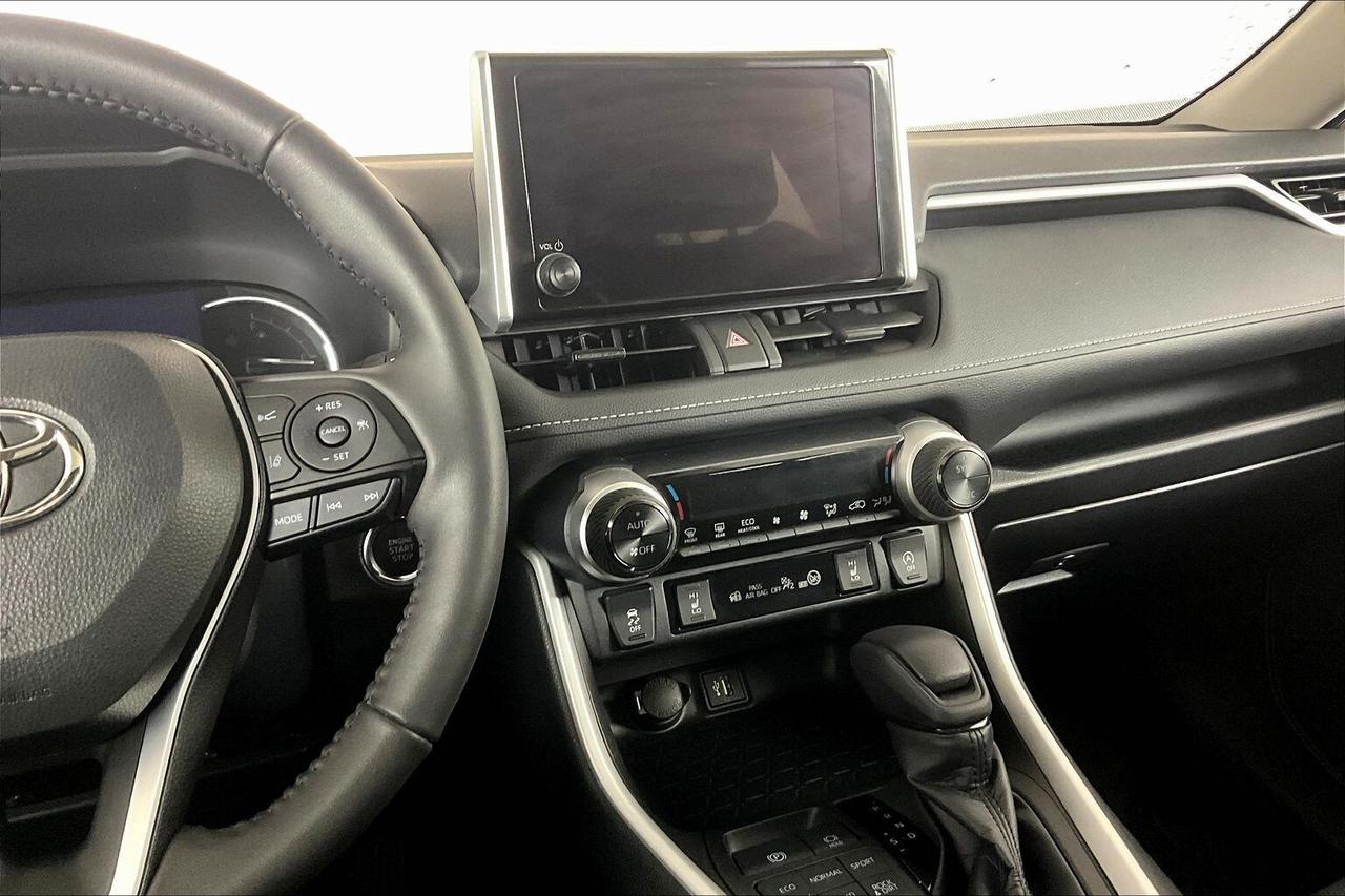 2023 Toyota RAV4 XLE AWD Photo