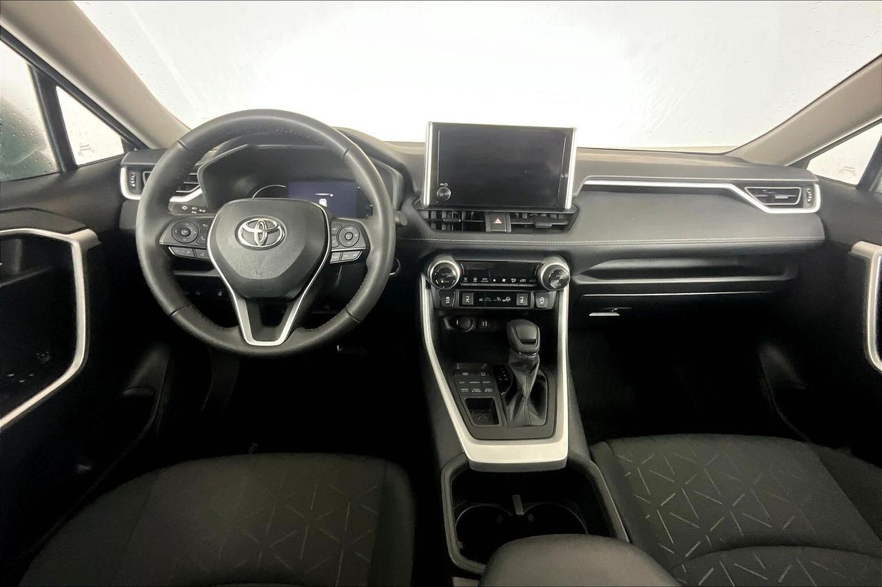 2023 Toyota RAV4 XLE AWD Photo