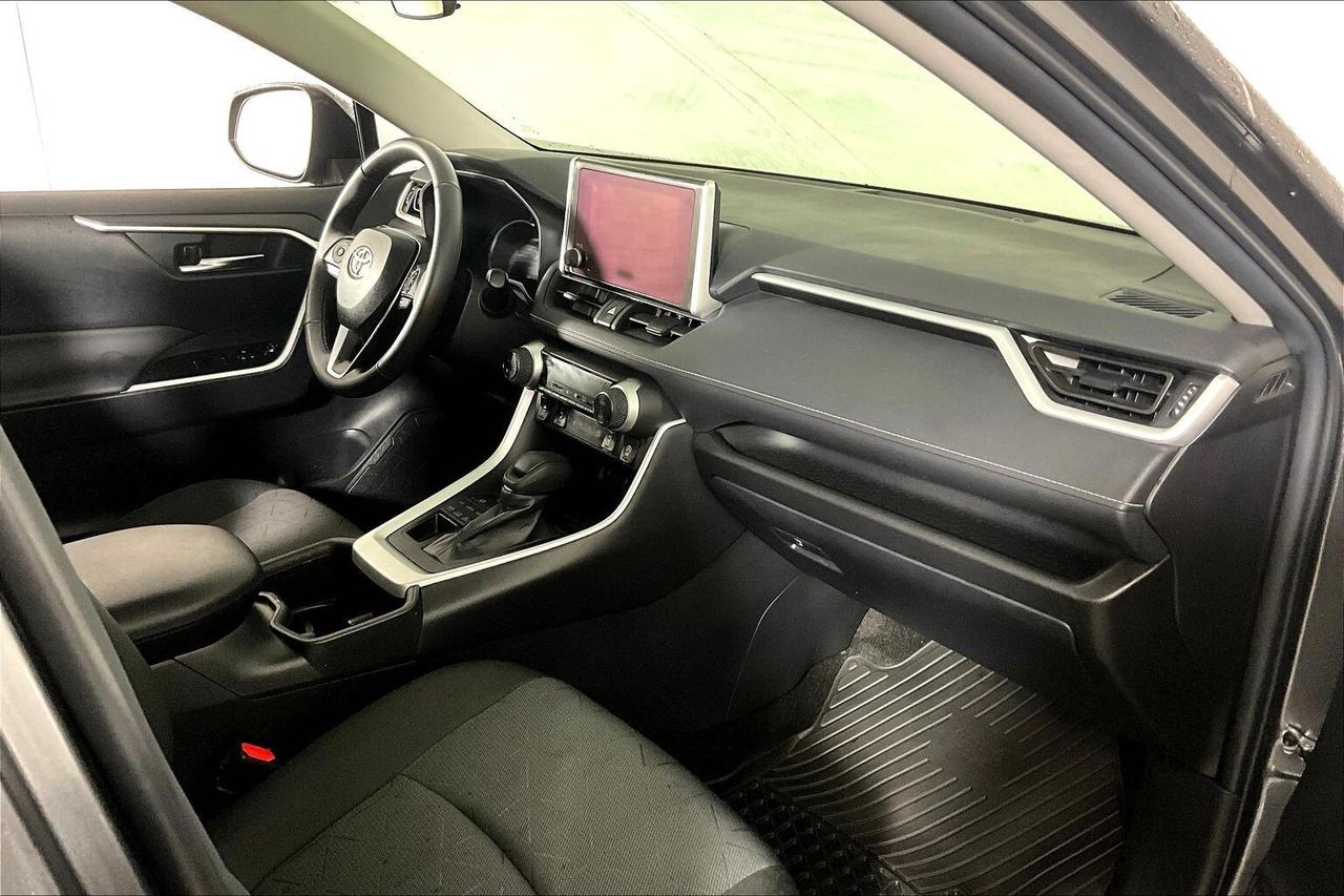 2023 Toyota RAV4 XLE AWD Photo