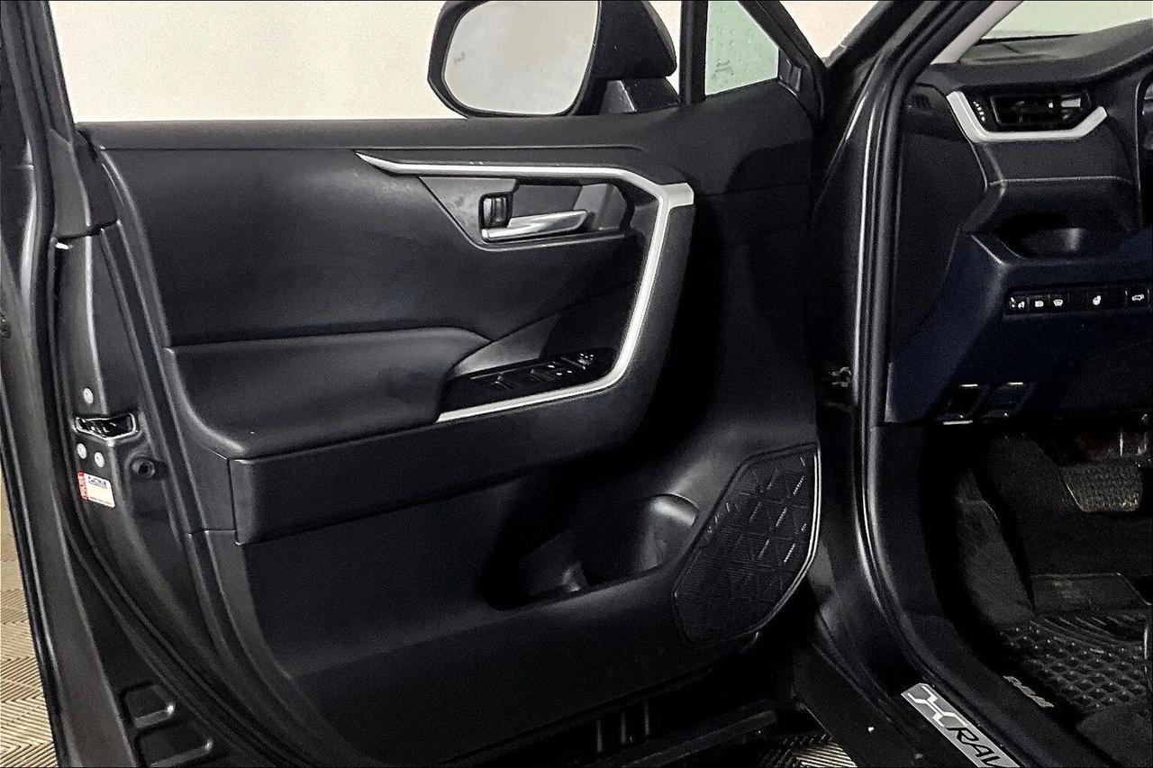 2023 Toyota RAV4 XLE AWD Photo