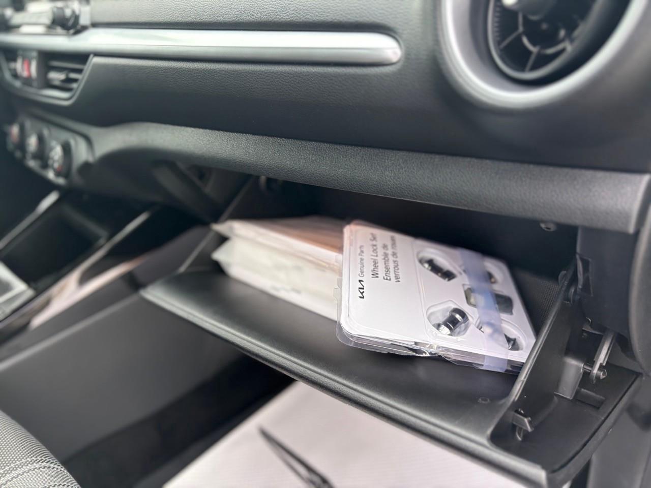 2024 Kia Forte EX Premium 4dr Sedan Photo