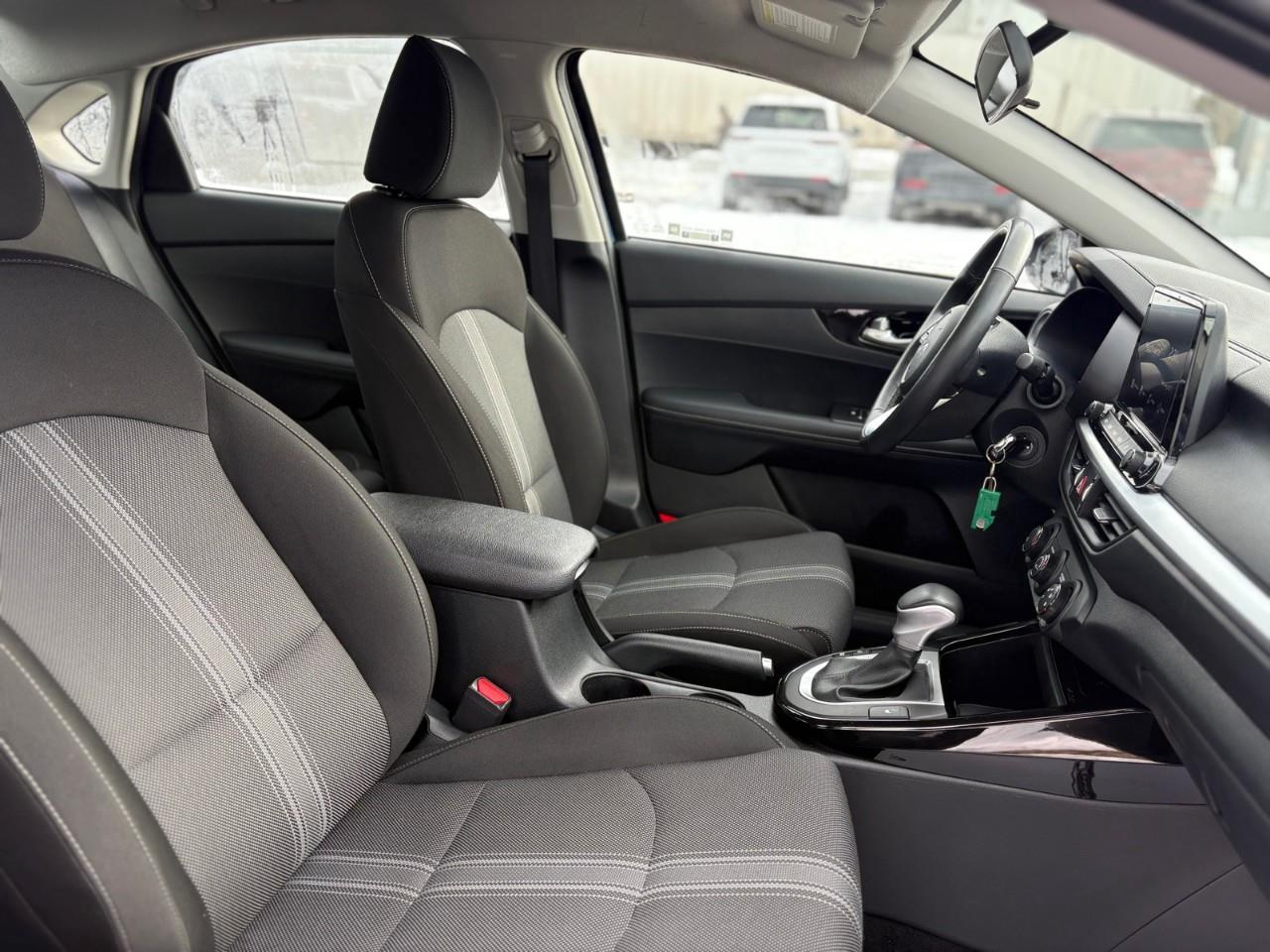 2024 Kia Forte EX Premium 4dr Sedan Photo