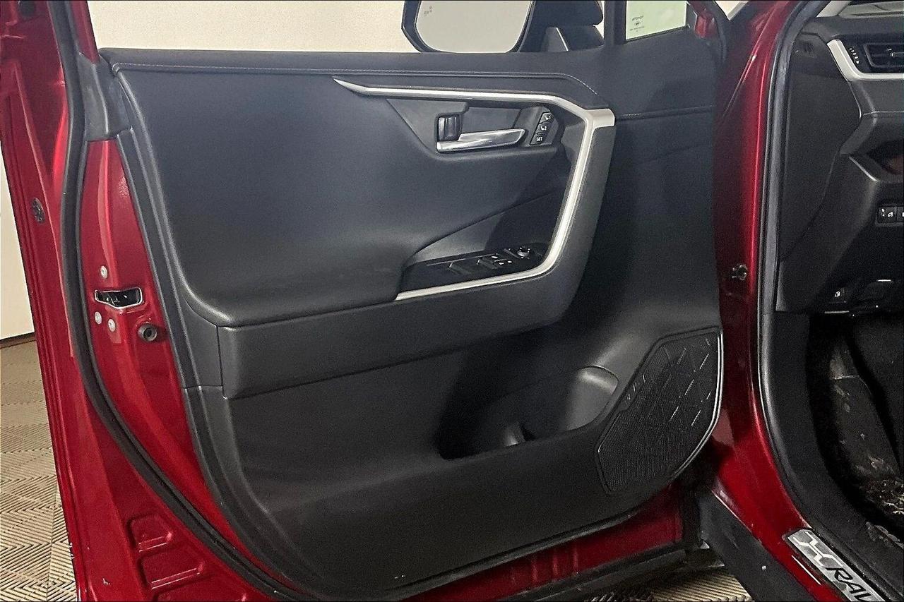 2021 Toyota RAV4 Hybrid Limited AWD Photo