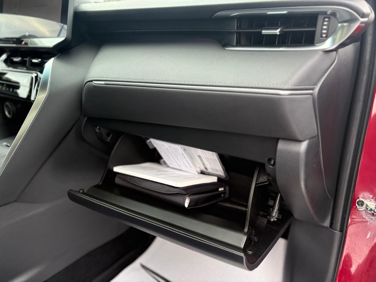 2023 Toyota Venza LE 4dr All-wheel Drive Photo