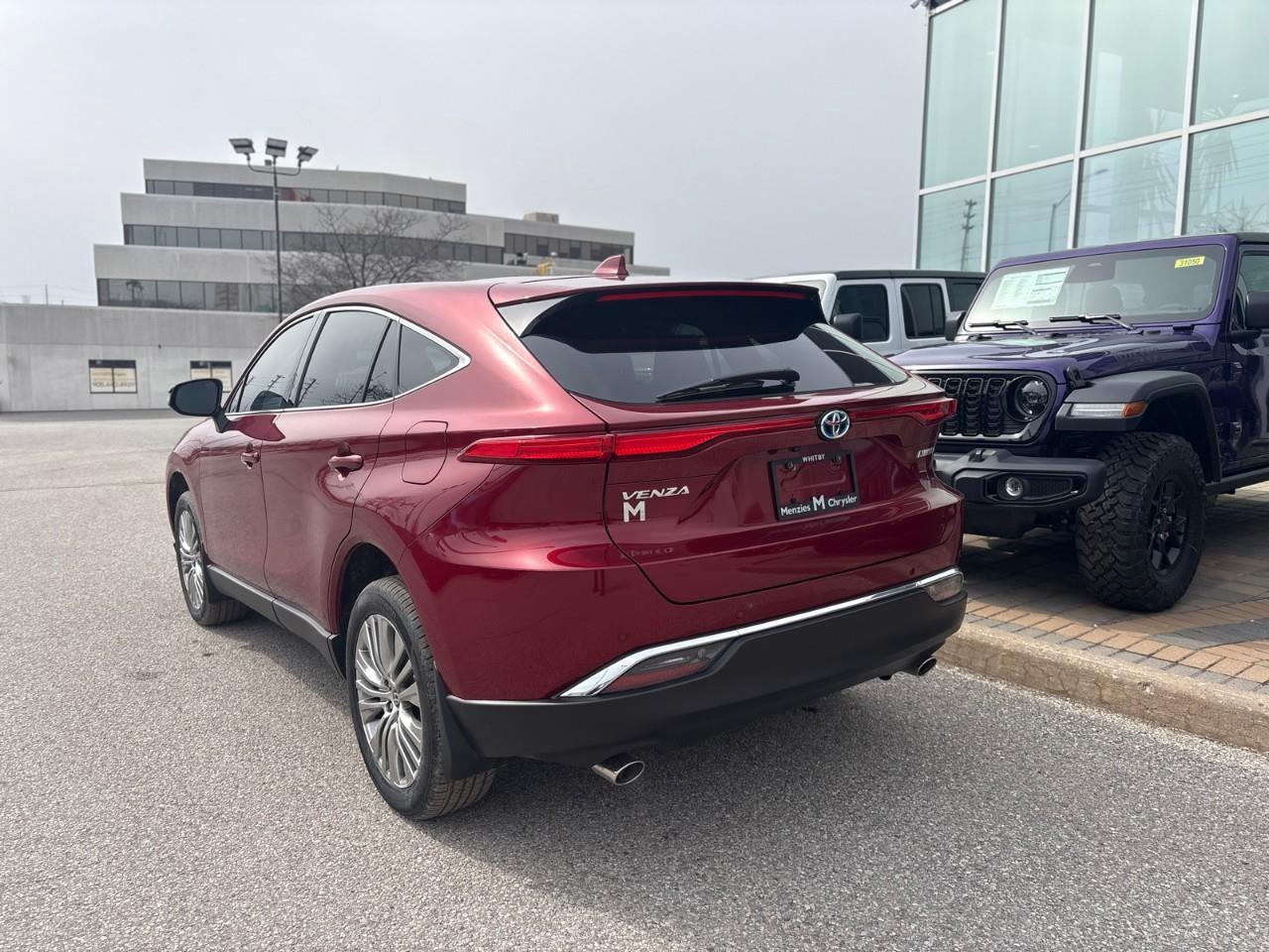 2023 Toyota Venza LE 4dr All-wheel Drive Photo