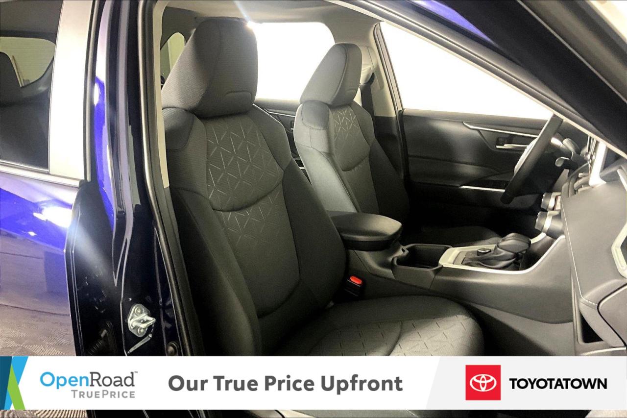 2025 Toyota RAV4 Hybrid XLE! CERTIFIED PRE OWNED! ACCIDENT FREE! ELIGIBLE Photo