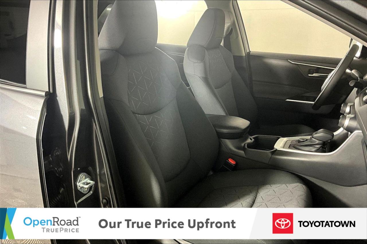 2025 Toyota RAV4 Hybrid XLE! CERTIFIED PRE OWNED! ACCIDENT FREE! ELIGIBLE Photo