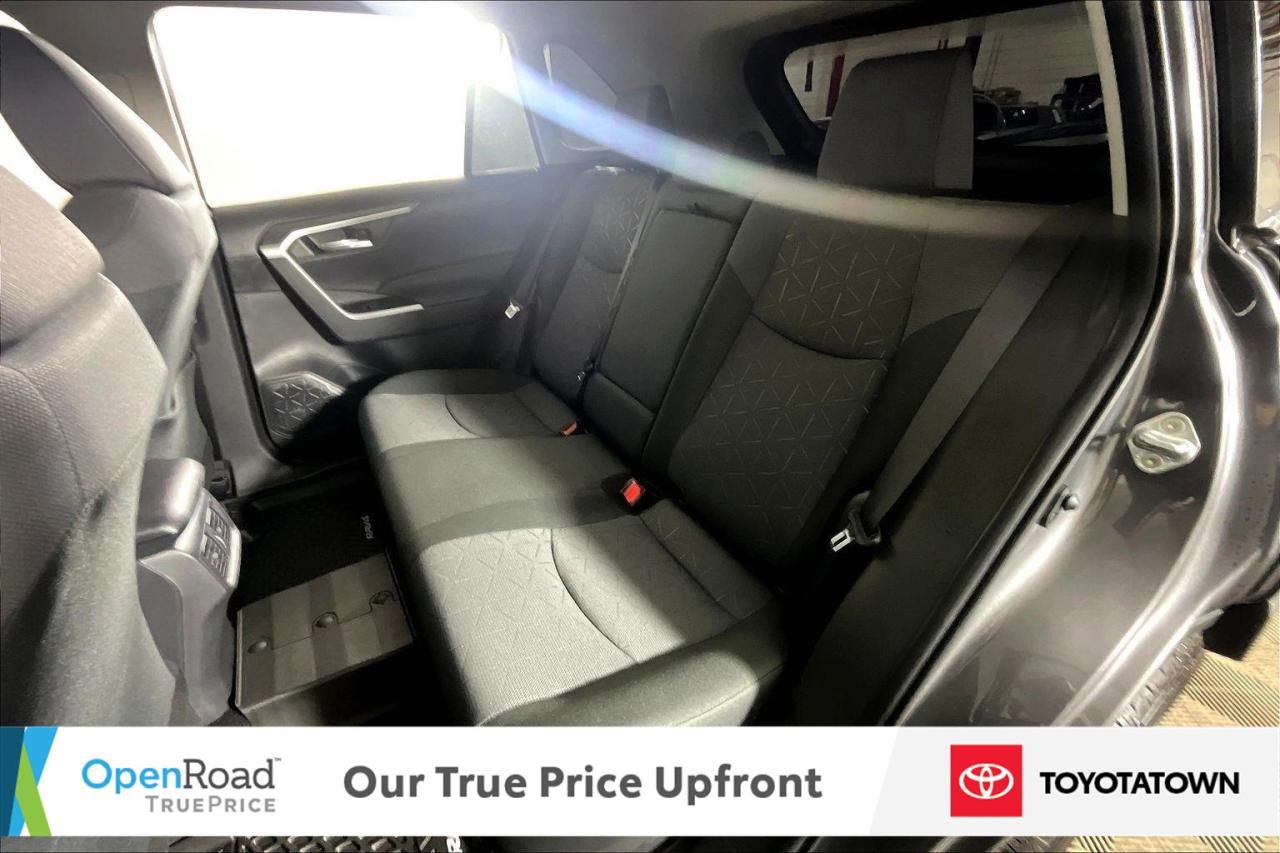 2025 Toyota RAV4 Hybrid XLE! CERTIFIED PRE OWNED! ACCIDENT FREE! ELIGIBLE Photo