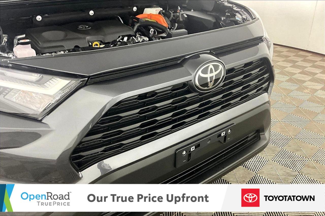 2025 Toyota RAV4 Hybrid XLE! CERTIFIED PRE OWNED! ACCIDENT FREE! ELIGIBLE Photo