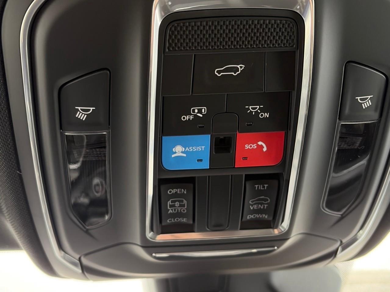 2025 Jeep Grand Cherokee L Laredo 4dr 4x4 Photo