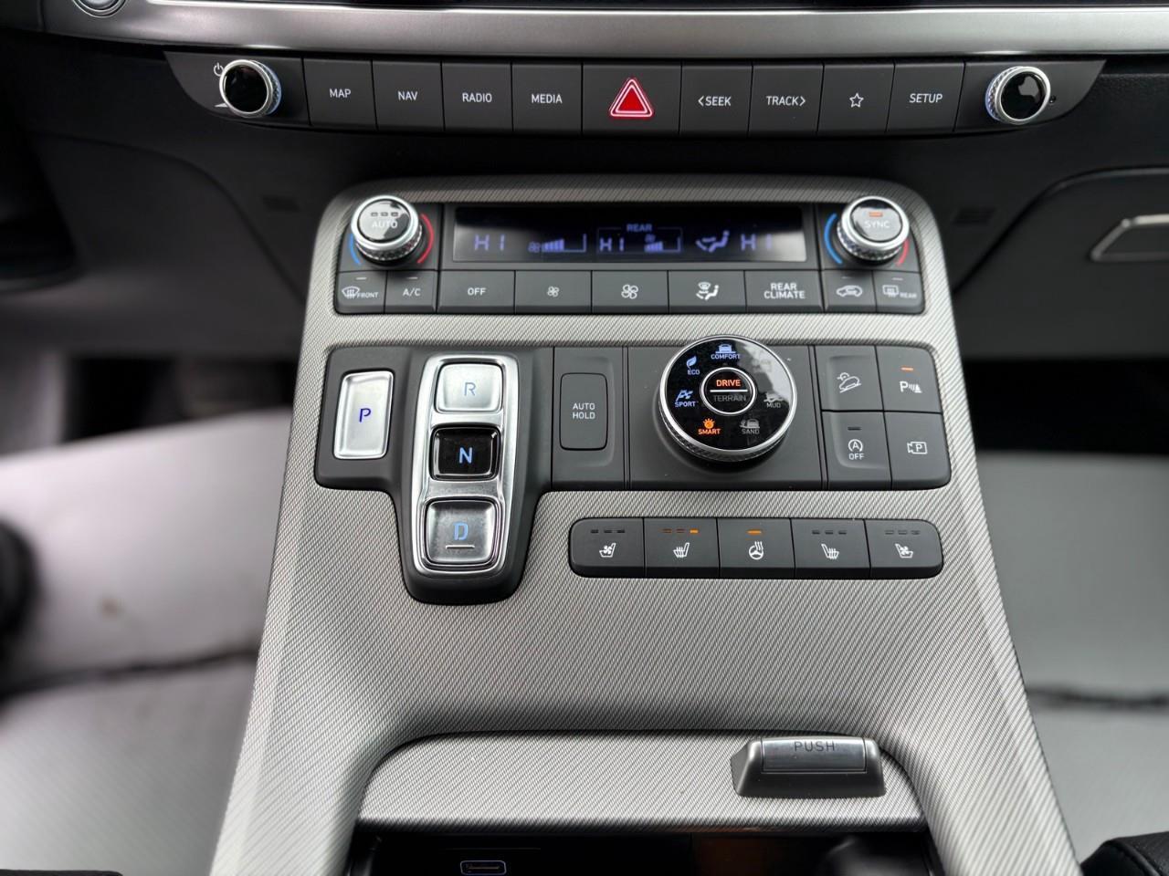 2024 Hyundai PALISADE Urban 8 Passenger 4dr All-Wheel Drive Photo