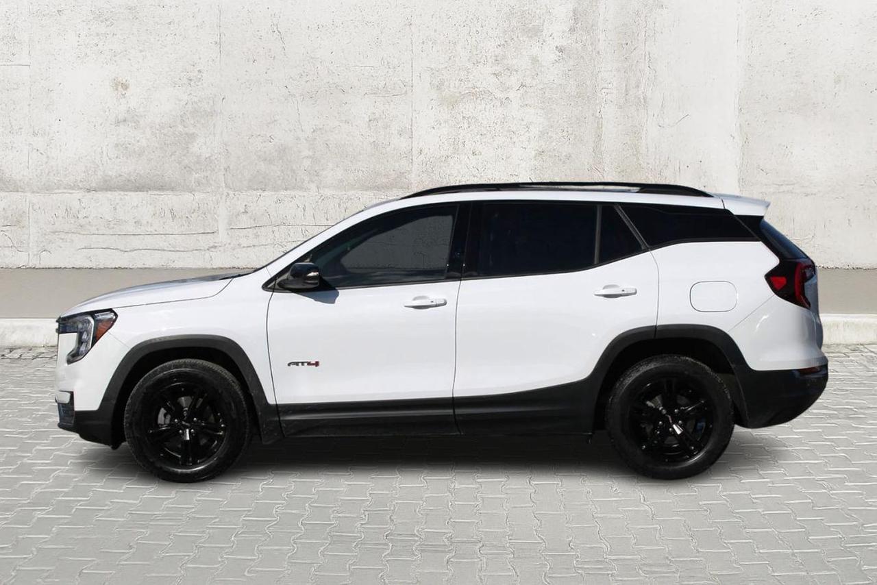 2024 GMC Terrain AWD 4dr AT4 Photo2