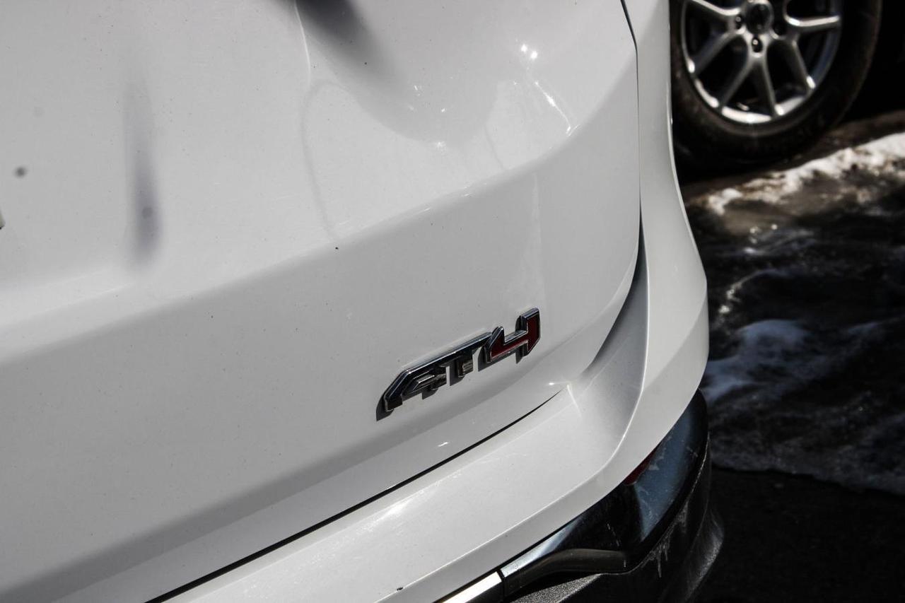 2024 GMC Terrain AWD 4dr AT4 Photo