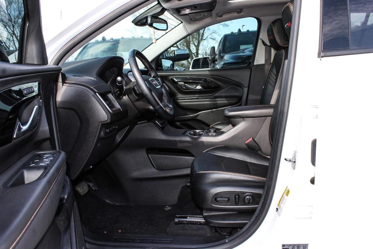 2024 GMC Terrain AWD 4dr AT4 Photo