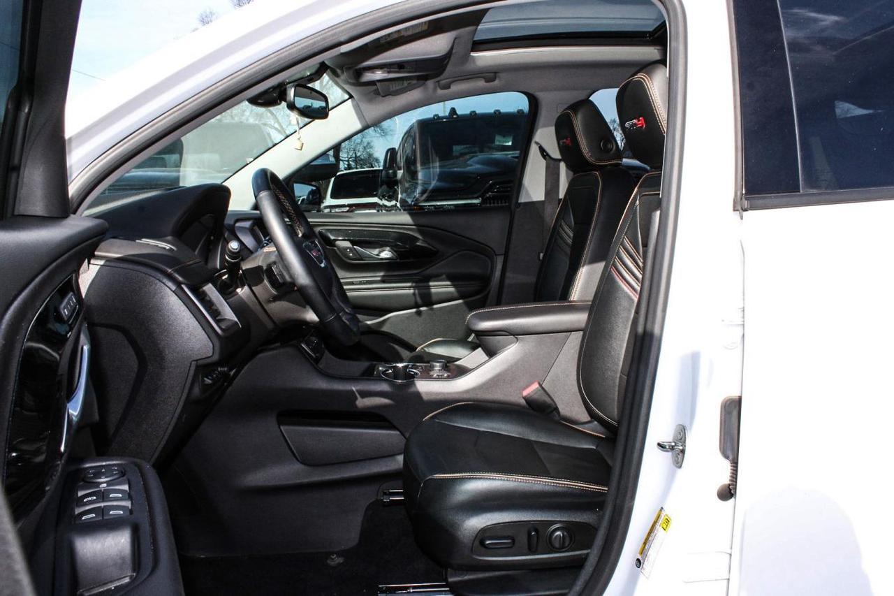 2024 GMC Terrain AWD 4dr AT4 Photo