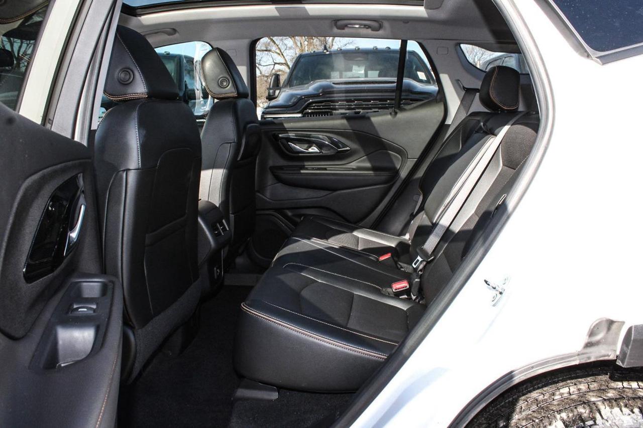 2024 GMC Terrain AWD 4dr AT4 Photo