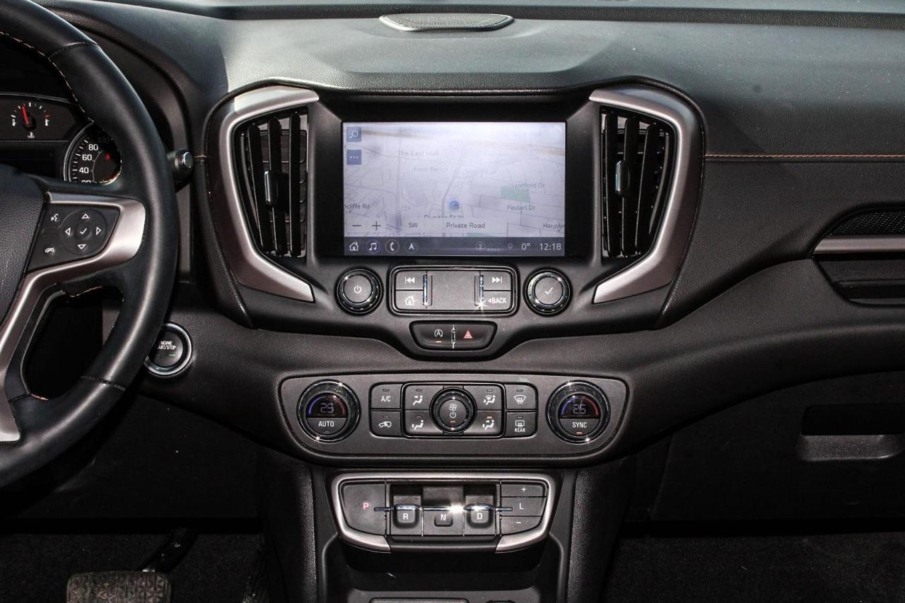 2024 GMC Terrain AWD 4dr AT4 Photo