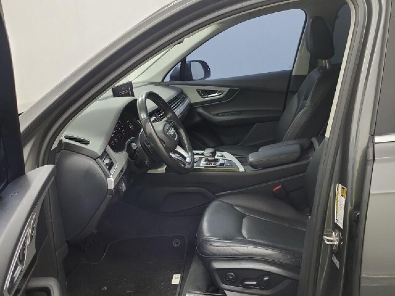 2019 Audi Q7 Progressiv 55 TFSI quattro Photo2