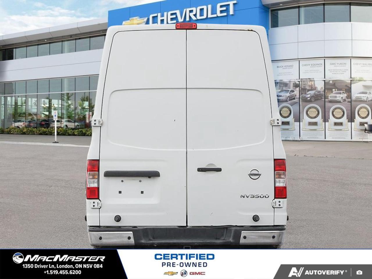 2017 Nissan NV Cargo NV2500 HD  Photo