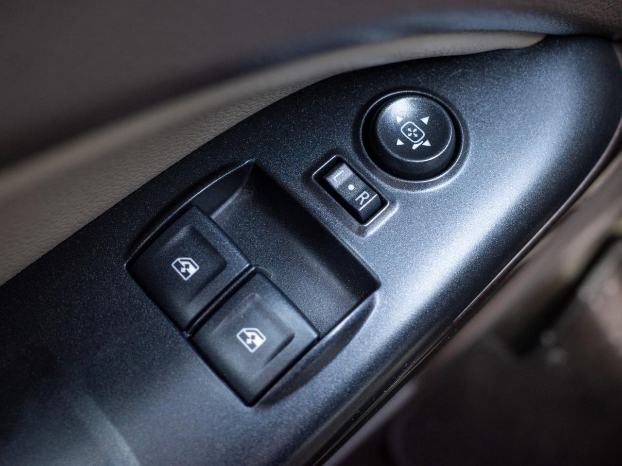 2016 GMC Canyon 2WD SLE - Leather Steering Wheel   Keyless Entry Photo