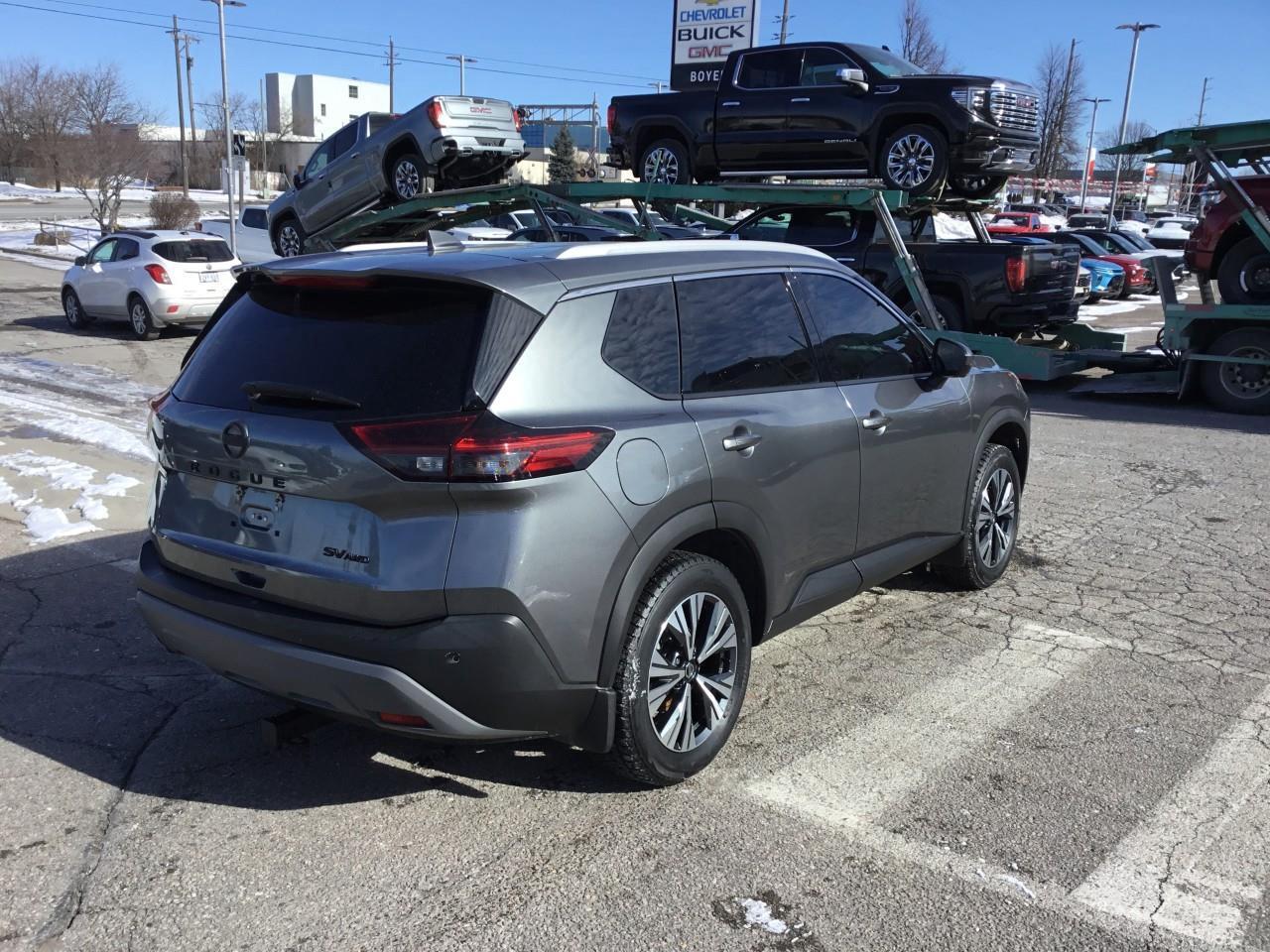 2021 Nissan Rogue SV Photo