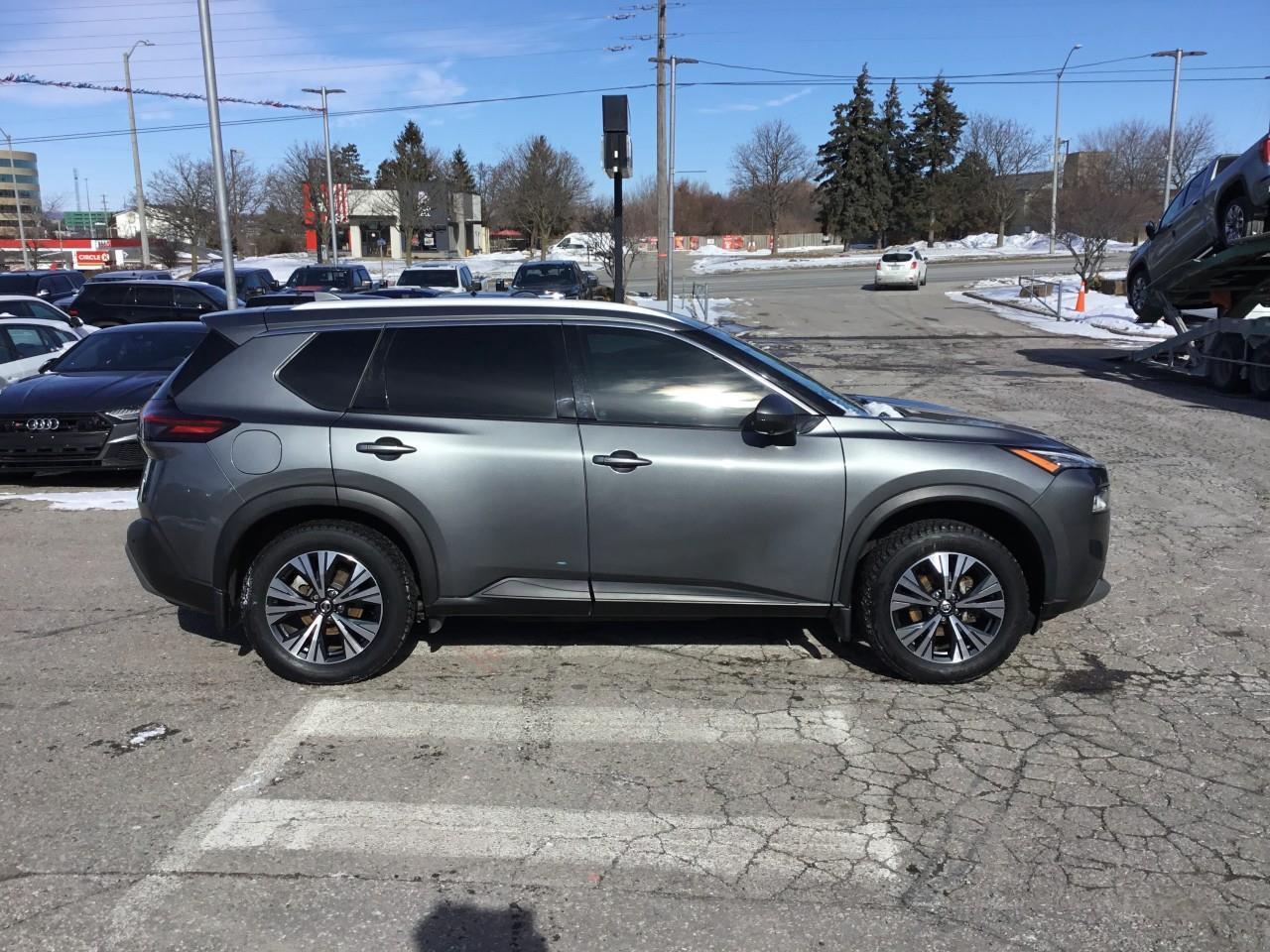 2021 Nissan Rogue SV Photo