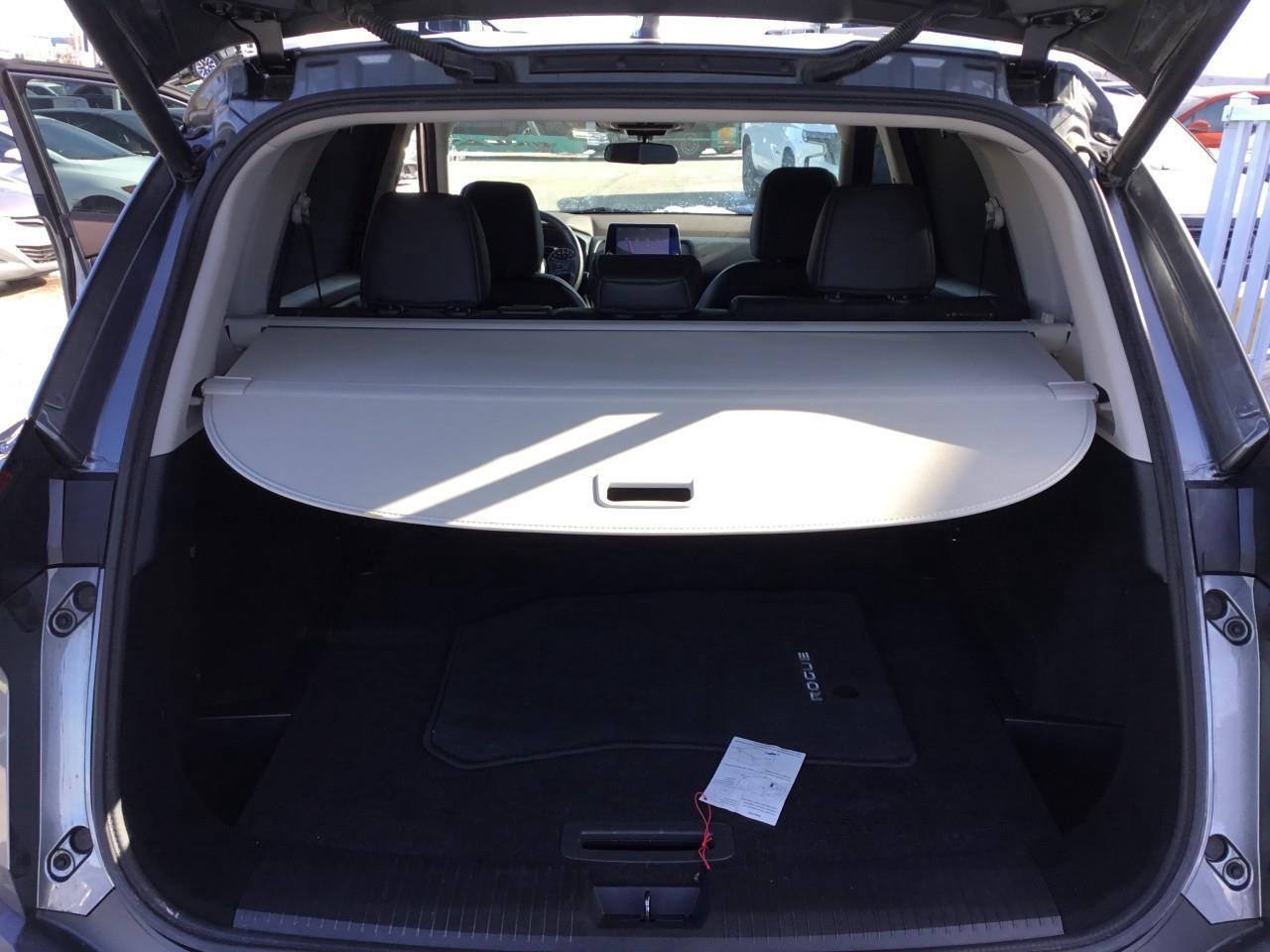 2021 Nissan Rogue SV Photo