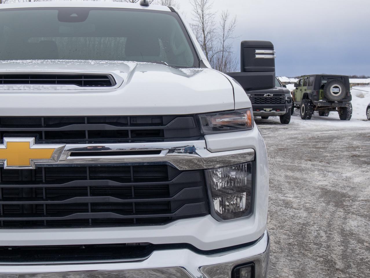 2025 Chevrolet SILVERADO 2500HD LT - 6.6L V8 Diesel Engine   WiFi Hotspot Photo