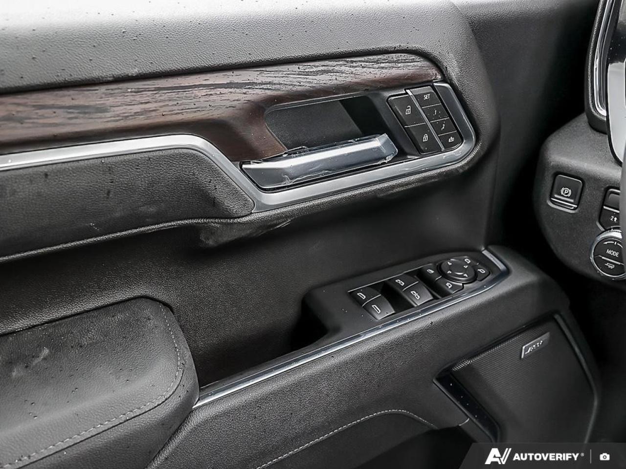 2026 GMC Sierra 1500 Crew Cab Standard Box 4-Wheel Drive SLT Photo