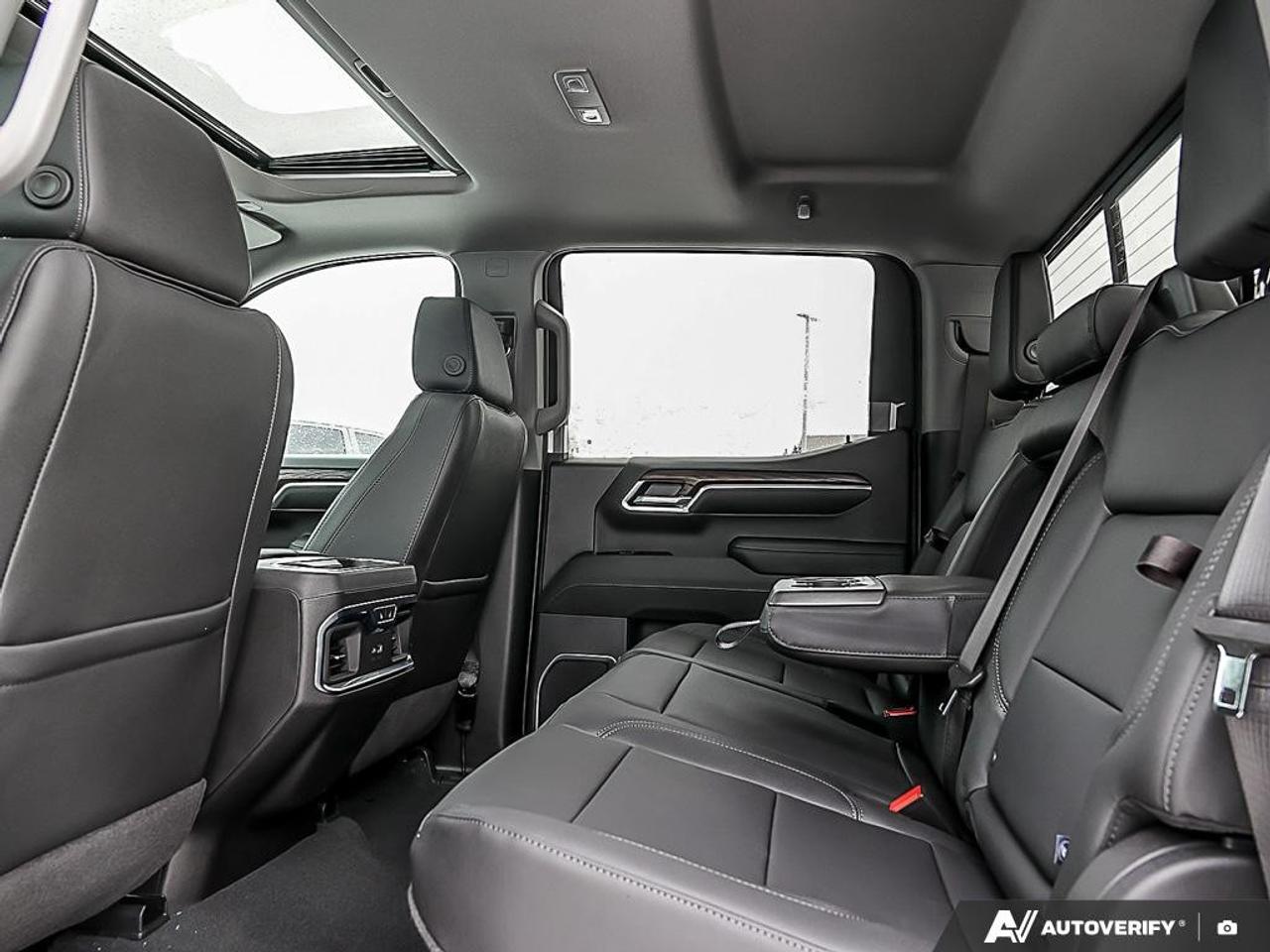 2026 GMC Sierra 1500 Crew Cab Standard Box 4-Wheel Drive SLT Photo