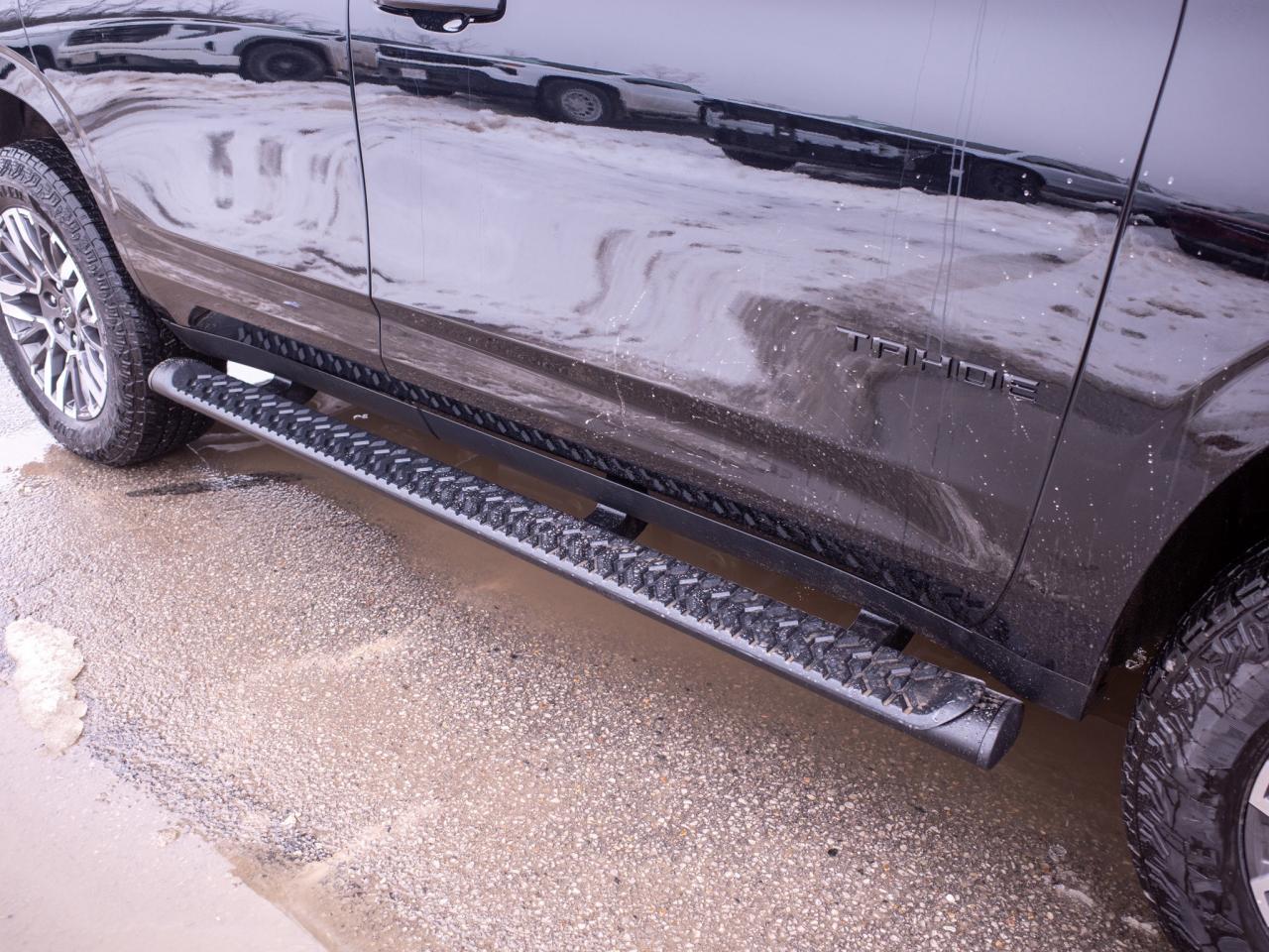 2025 Chevrolet Tahoe Z71 - 17.7-inch Touchscreen Photo