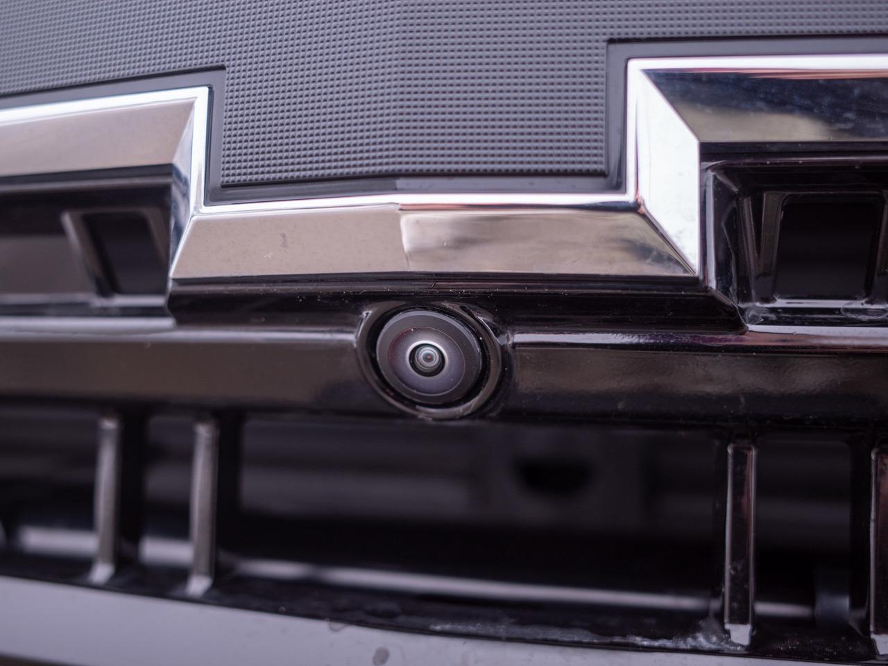 2025 Chevrolet Tahoe Z71 - 17.7-inch Touchscreen Photo