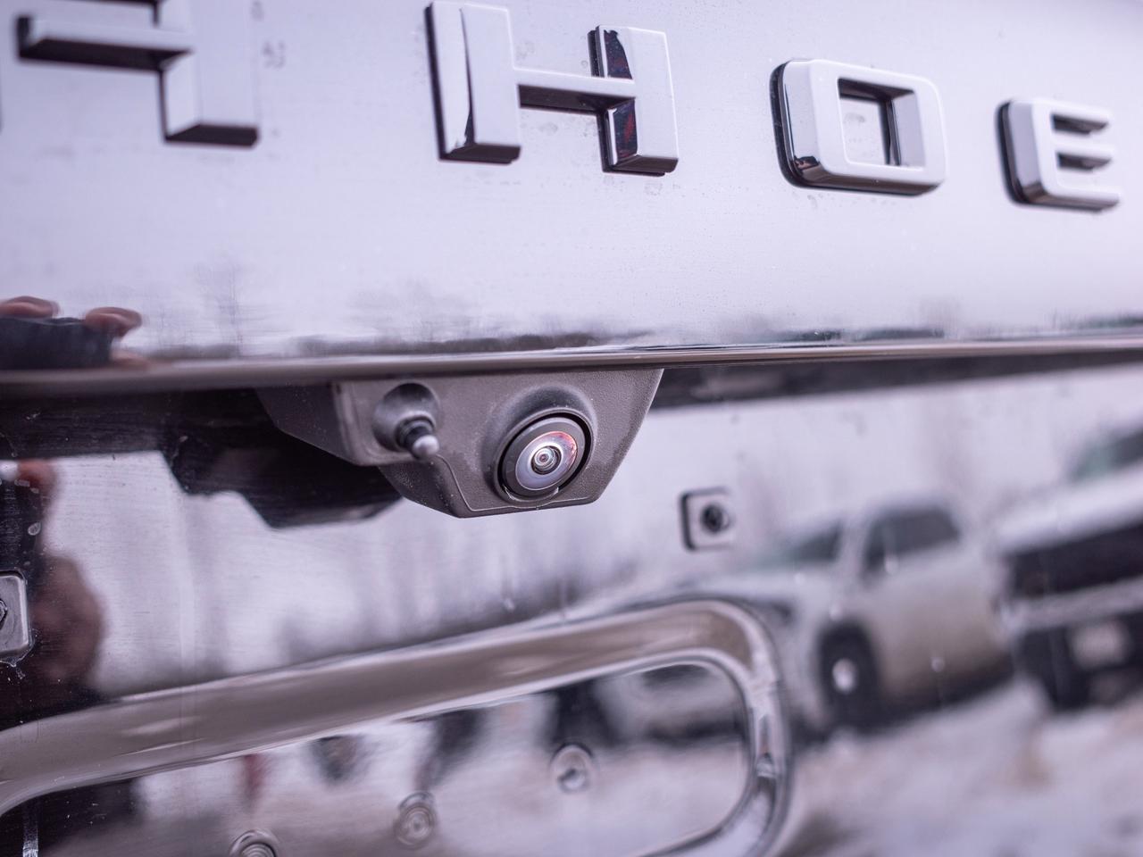 2025 Chevrolet Tahoe Z71 - 17.7-inch Touchscreen Photo