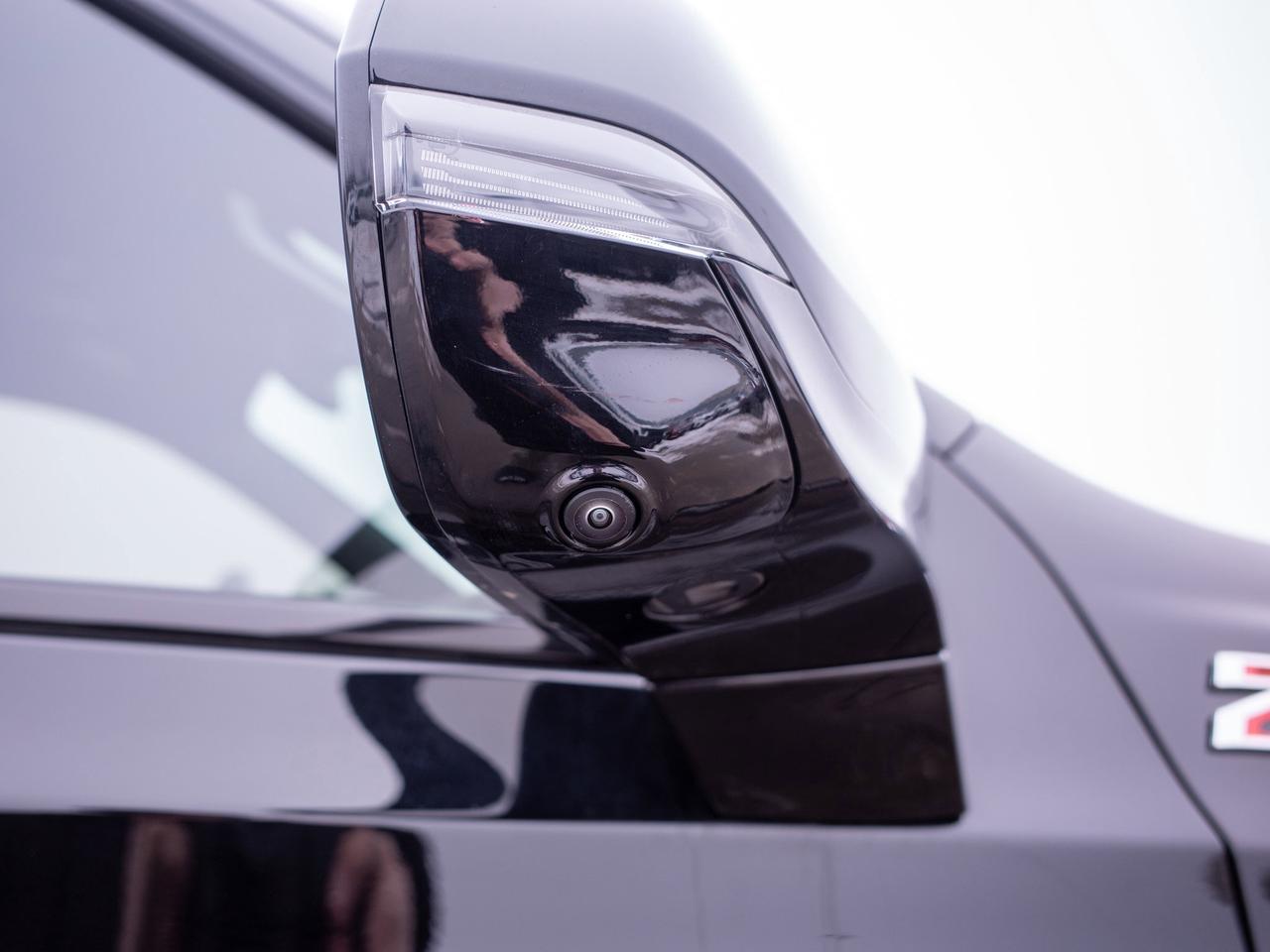 2025 Chevrolet Tahoe Z71 - 17.7-inch Touchscreen Photo