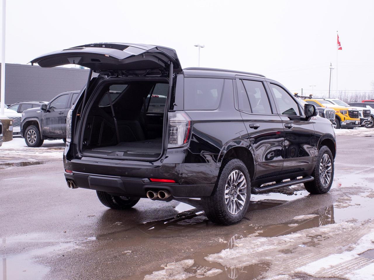 2025 Chevrolet Tahoe Z71 - 17.7-inch Touchscreen Photo