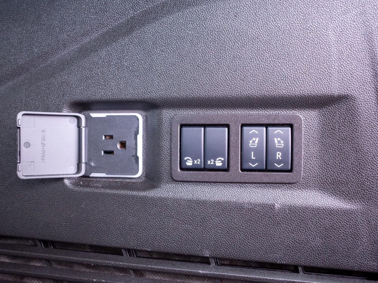 2025 Chevrolet Tahoe Z71 - 17.7-inch Touchscreen Photo