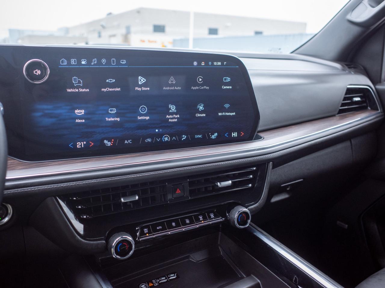 2025 Chevrolet Tahoe Z71 - 17.7-inch Touchscreen Photo