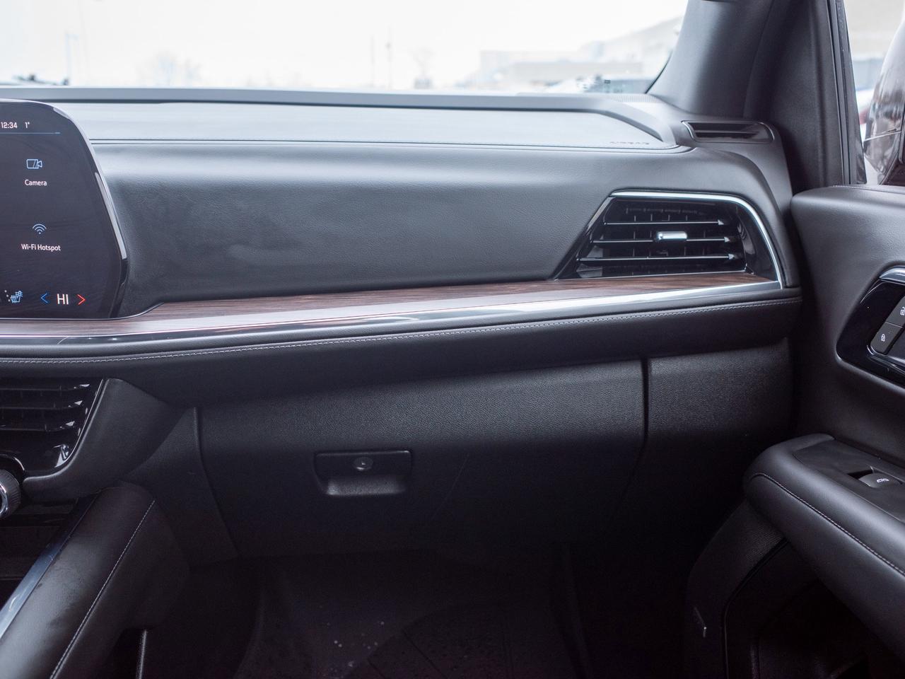 2025 Chevrolet Tahoe Z71 - 17.7-inch Touchscreen Photo