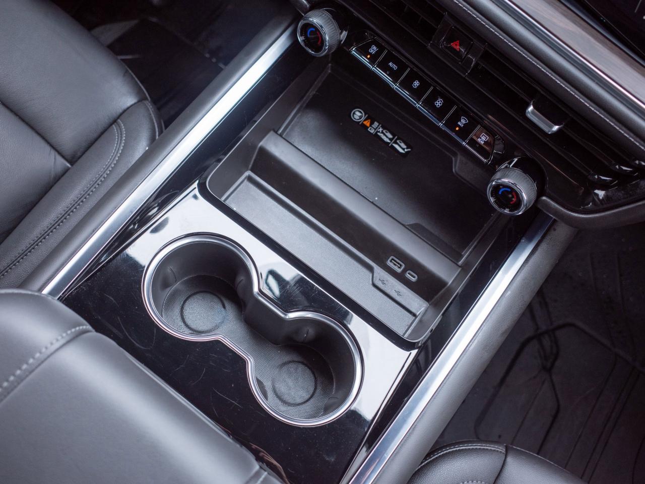 2025 Chevrolet Tahoe Z71 - 17.7-inch Touchscreen Photo