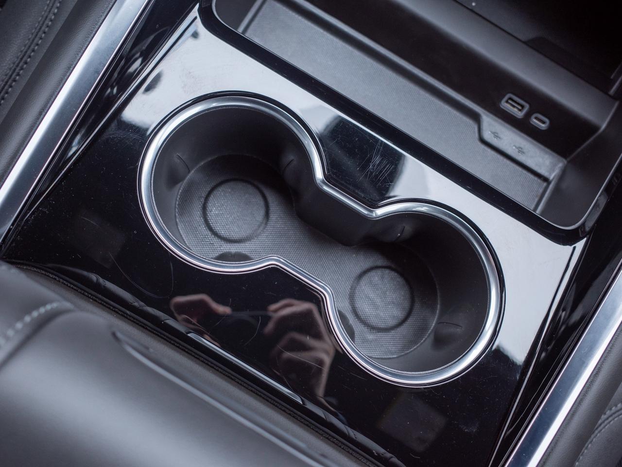 2025 Chevrolet Tahoe Z71 - 17.7-inch Touchscreen Photo