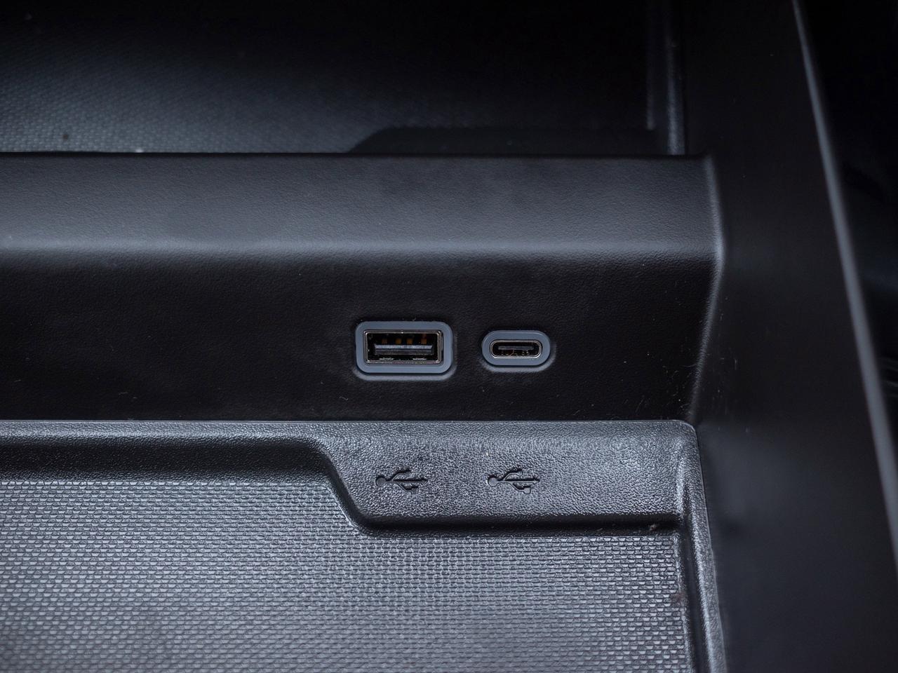 2025 Chevrolet Tahoe Z71 - 17.7-inch Touchscreen Photo