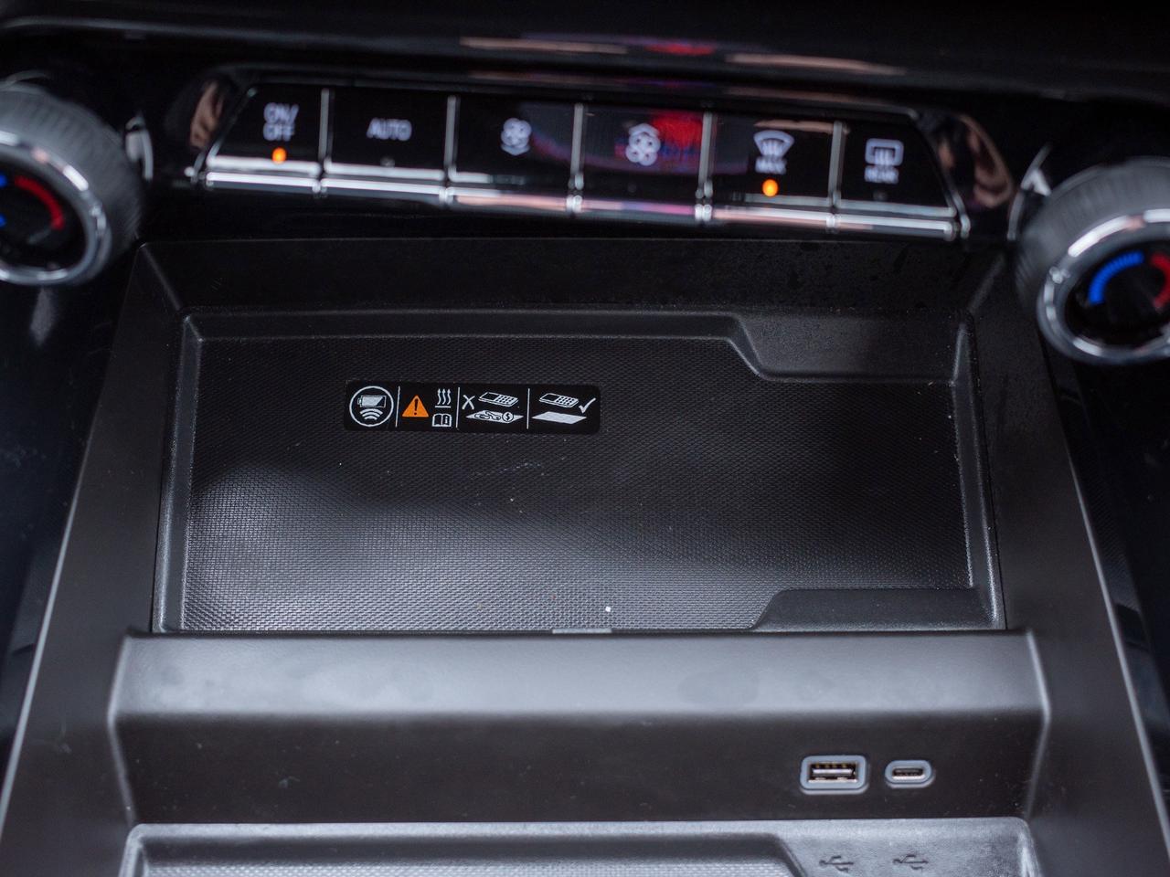 2025 Chevrolet Tahoe Z71 - 17.7-inch Touchscreen Photo