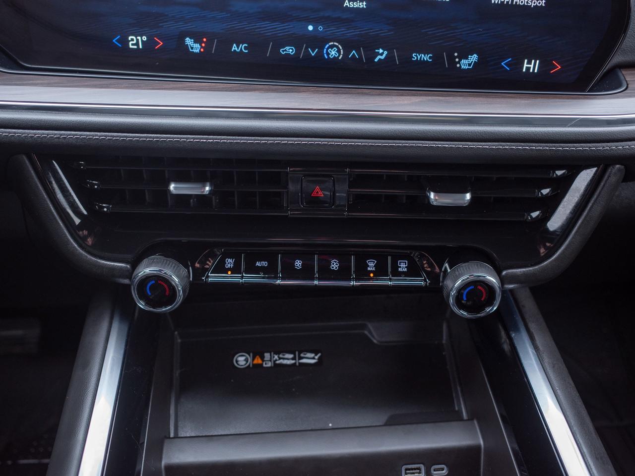 2025 Chevrolet Tahoe Z71 - 17.7-inch Touchscreen Photo