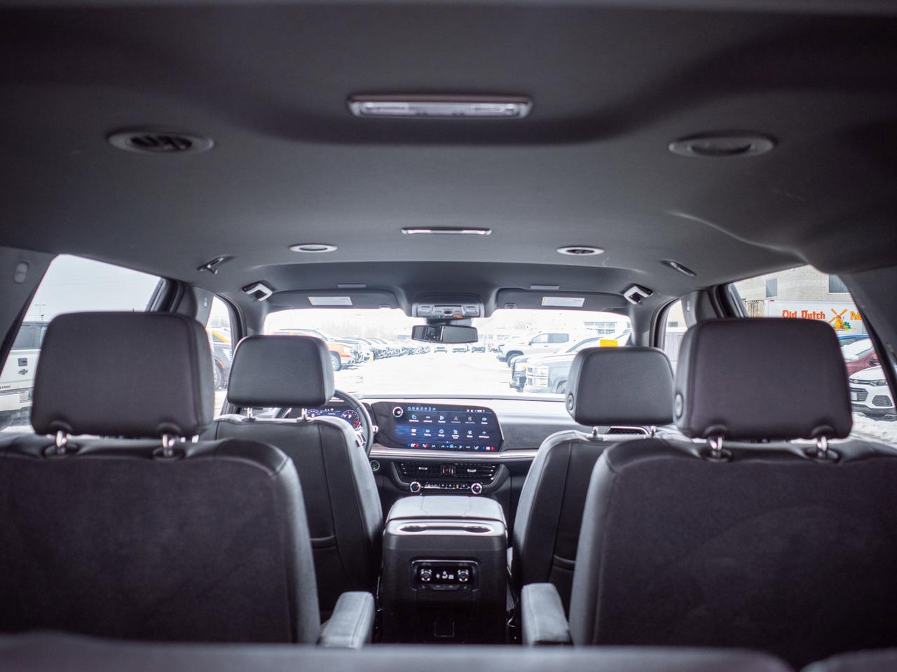 2025 Chevrolet Tahoe Z71 - 17.7-inch Touchscreen Photo